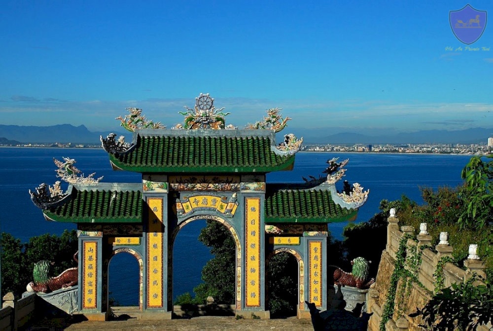 Linh Ung Pagoda is a famous Buddhist temple in Da Nang, known for its stunning coastal location and impressive architecture